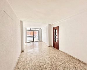 Pis  Carraca. Piso exterior, haciendo esquina