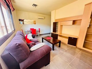 Location Appartement à Los Castillejos - La Trinidad. Piso luminoso, zona de las chapas con plaza de garaje