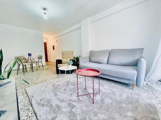 Pis  Calle miguel �ngel. Vivienda con terraza y patio en el barrio de la luz
