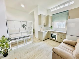 Loft  Urbanizacion villa maria (conjunto). Loft en esquina zona nueva m�laga, reci�n reformado