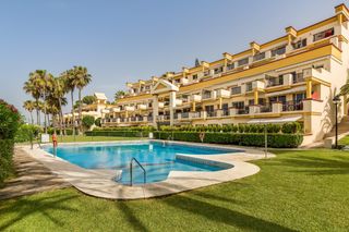 Lloguer Pis  Calle jardines las golondrinas. Urbanización en primera linea de playa en marbella
