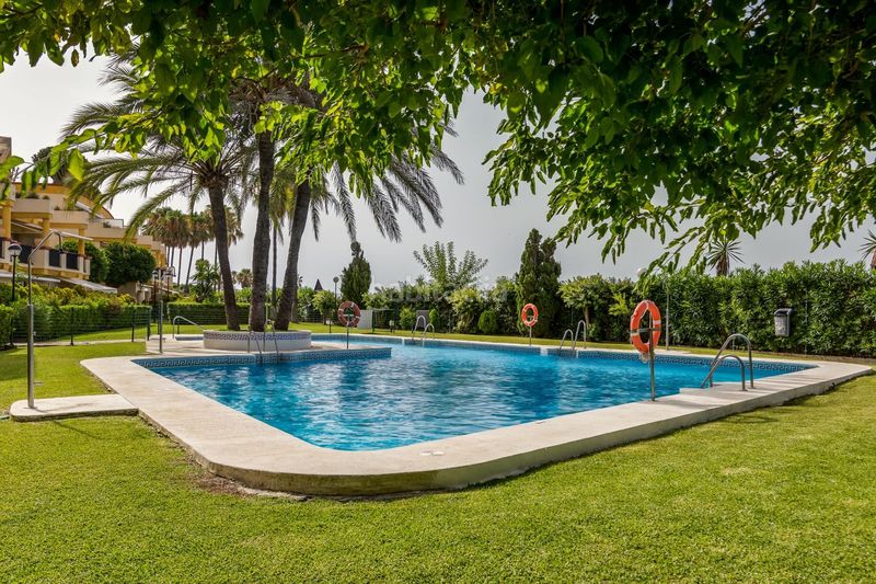 Foto 2689d536-60a9-4a83-a394-2cc102d08c1a. Lloguer pis amb calefacció aparcament piscina a Romana Playa Marbella