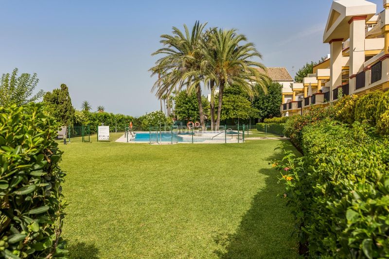 Foto 6e5fcb09-ce02-4ab1-97ee-5c9ff1df4670. Lloguer pis amb calefacció aparcament piscina a Romana Playa Marbella