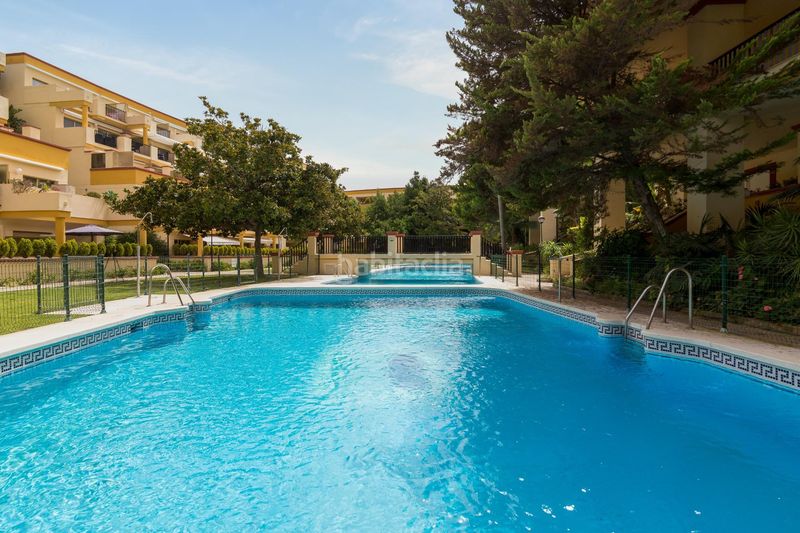 Foto d1cca042-f556-416b-9a2d-ace7bcf9f7b5. Lloguer pis amb calefacció aparcament piscina a Romana Playa Marbella