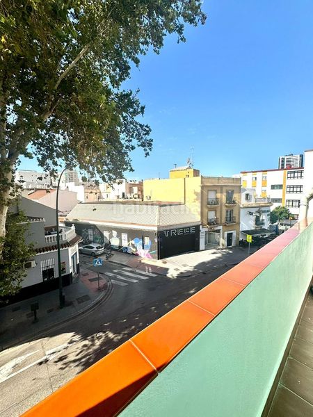 Foto 2849cc6b-3a76-4a9b-b949-5da2386d488b. Casa  centrica con dos plantas terraza y patio en Málaga