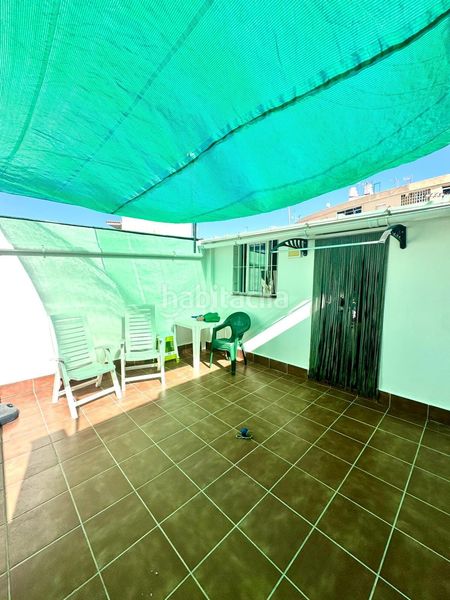 Foto 818c7757-f50f-4634-97b0-f893ad2e1b78. Casa  centrica con dos plantas terraza y patio en Málaga