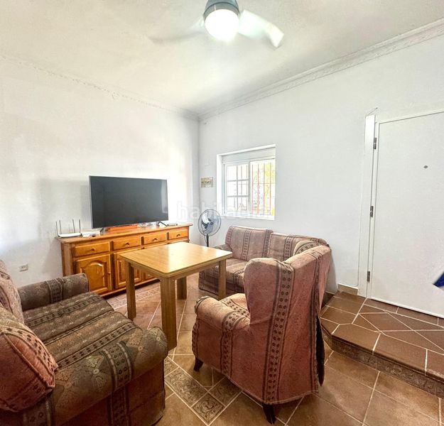 Foto a8209d61-8db3-402d-82bd-de65b8493232. Casa  centrica con dos plantas terraza y patio en Málaga