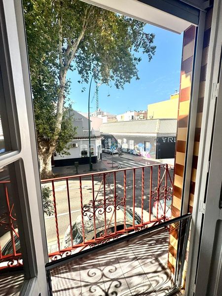 Foto c1c6d4b6-1635-4182-bd5e-f3a3c2b4309a. Casa  centrica con dos plantas terraza y patio en Málaga