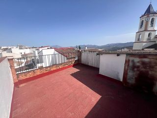 Casa  Calle del doctor jiménez. Casa en venta en yunquera, 2 plantas más azotea, con licencia tu