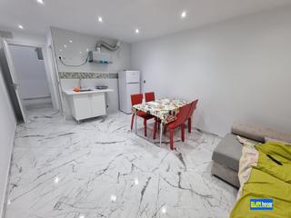 Business premise  Calle san pancracio. Se vende local comercial reformado a vivienda, actualmente figur