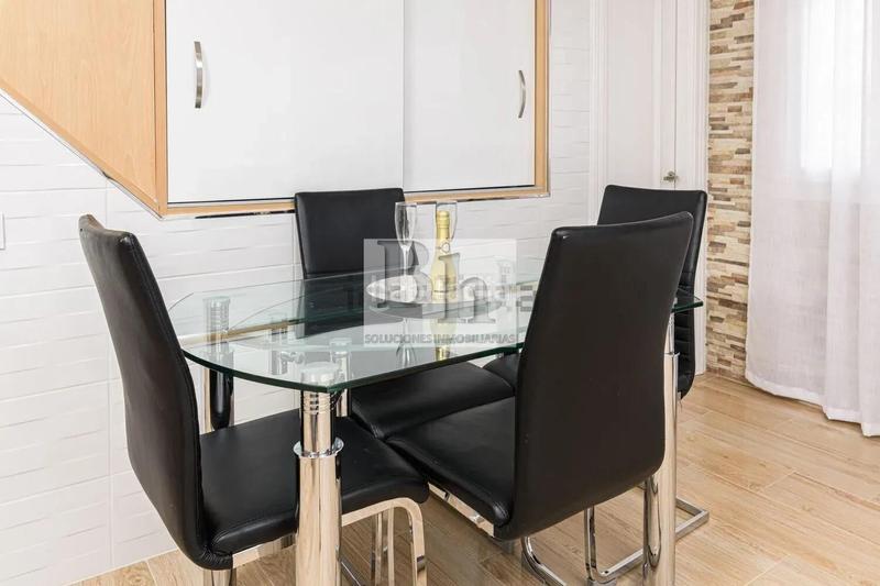 Foto 95071a03-f5b6-446c-9672-08f8846e4531. Ático blanhogar vende espectacular ático dúplex en la zona de huelin. en Málaga