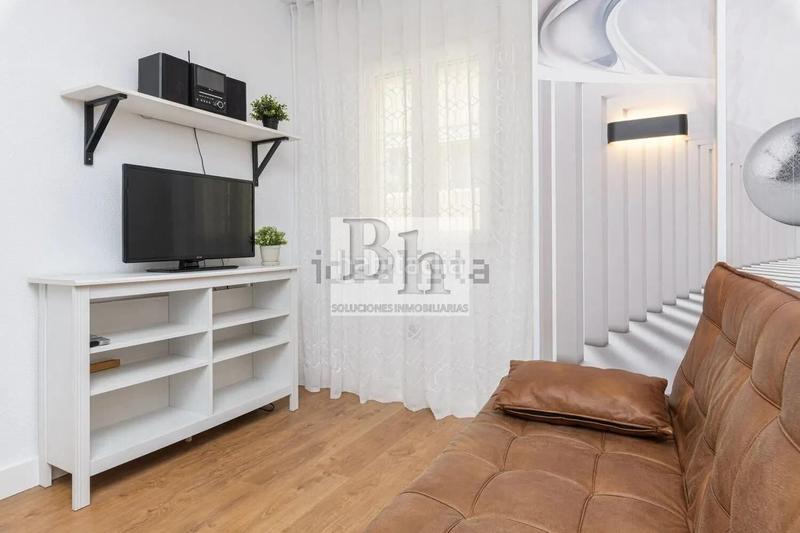 Foto b05d7d51-3e6b-4380-87e1-592b8edd4e02. Ático blanhogar vende espectacular ático dúplex en la zona de huelin. en Málaga