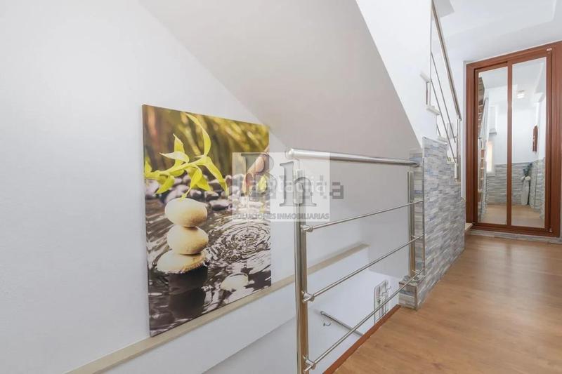 Foto e56a1e8d-218f-4fbe-b06c-3fbf37deb38a. Ático blanhogar vende espectacular ático dúplex en la zona de huelin. en Málaga