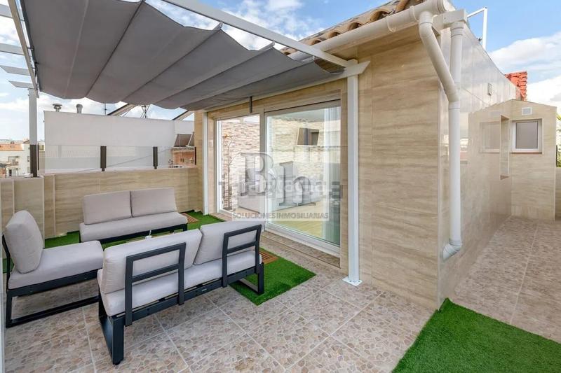 Foto eef48f40-2ef5-4ff0-aeb8-96e6df03230b. Ático blanhogar vende espectacular ático dúplex en la zona de huelin. en Málaga