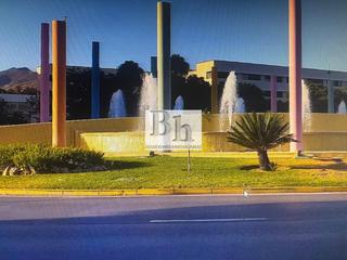 Casa aparellada a Camino de Antequera. Gran chalet pareado en venta zona hospital carlos haya
