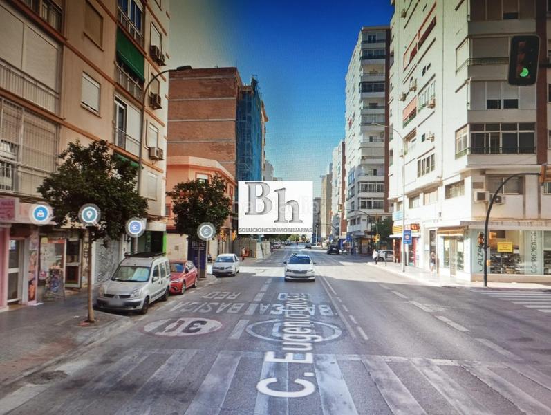 Foto 71e89d47-2147-4cd0-b639-0763e587fb34. Piso oportunidad avenida san sebastian!! originariamente 4 dormitorios, actualmente 3 dormitorios, 2 baños, ascensor, orientacion este en Málaga
