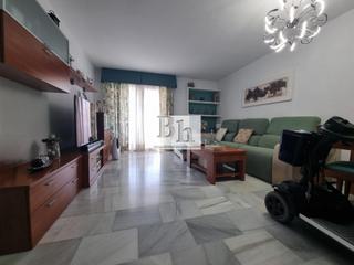 Pis  Calle de juan martnez montaes. Blanhogar vende piso en parque maria luisa