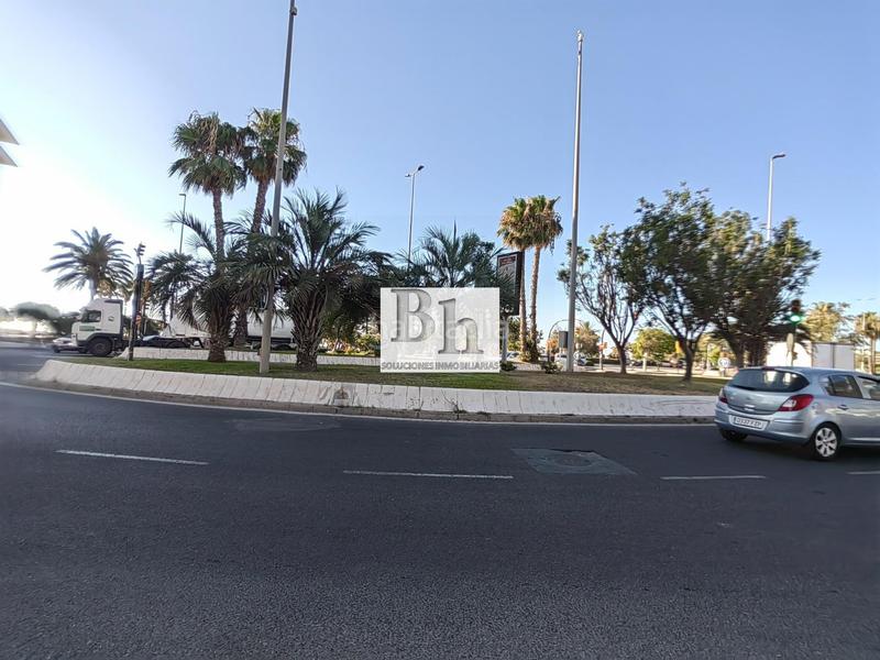 Foto 33a92dbe-82ce-4f5d-956c-b46b70f5a388. Local comercial en avenida sor teresa prat 105 magnífico local en recinto con piscina!!! en Málaga