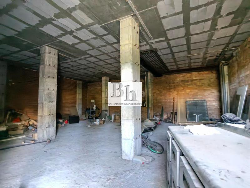 Foto 69778b26-0ec6-4b7e-bd19-5739afa7ee97. Local comercial en avenida sor teresa prat 105 magnífico local en recinto con piscina!!! en Málaga