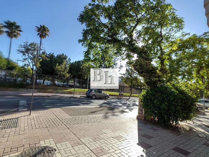 Foto f3ecf192-a0e3-4a21-a402-3b37c41265b8. Local comercial en avenida sor teresa prat 105 magnífico local en recinto con piscina!!! en Málaga