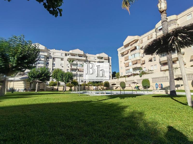Foto fc7d50ef-9912-437e-88db-3407c34addbc. Local comercial en avenida sor teresa prat 105 magnífico local en recinto con piscina!!! en Málaga