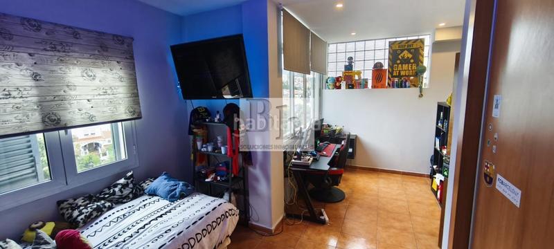 Foto d825f6e4-c493-4507-8740-2d0a265920fb. Casa adossada amb calefacció aparcament piscina a Málaga