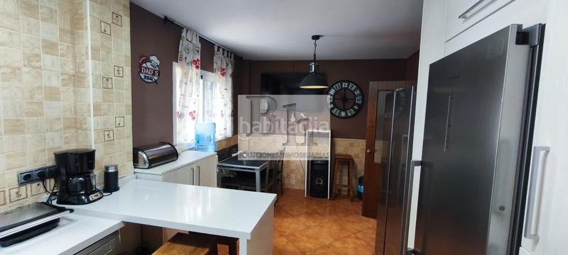Foto d98cea40-01e2-4189-90aa-e16f2f10efaf. Casa adossada amb calefacció aparcament piscina a Málaga