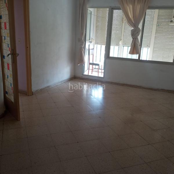 Foto 3fc9c340-e6ee-471b-83c6-de9532cd315a. Piso plaza basconiaeugenio gross 3 dormitorios en Málaga