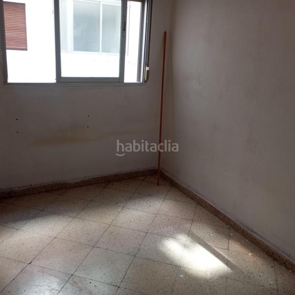 Foto 5543e7a9-2cc6-4801-92df-70c594418e34. Piso plaza basconiaeugenio gross 3 dormitorios en Málaga