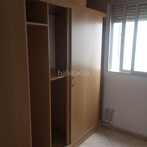 Foto c54affc6-9a26-4bb8-84fb-514c04dd5838. Piso plaza basconiaeugenio gross 3 dormitorios en Málaga