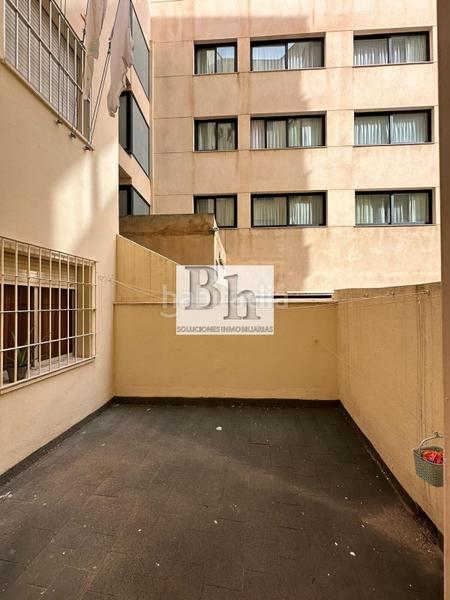 Foto 2174d293-43ff-477b-8b5f-3f0f50634251. Appartamento con parcheggio in Parque Ayala - Jardín de la Abadía - Huelín Málaga