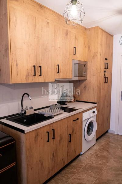 Foto 648750de-c96c-446e-b22a-84fc82c6071b. Estudio blanhogar vende estudio con plaza de garaje y licencia turística en Torremolinos