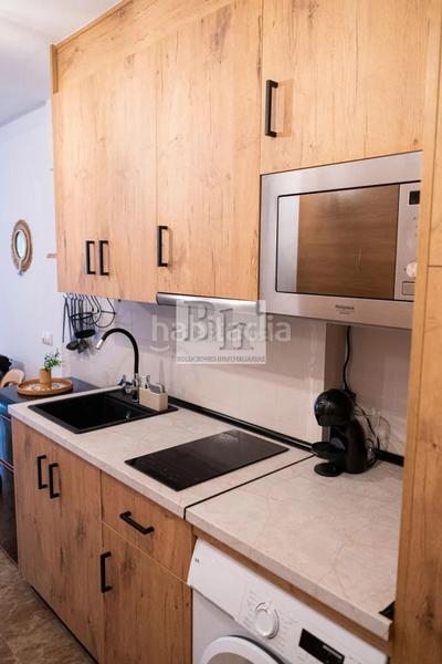 Foto ba980872-47fd-4d61-b2fd-5dc8dab463fd. Estudio blanhogar vende estudio con plaza de garaje y licencia turística en Torremolinos