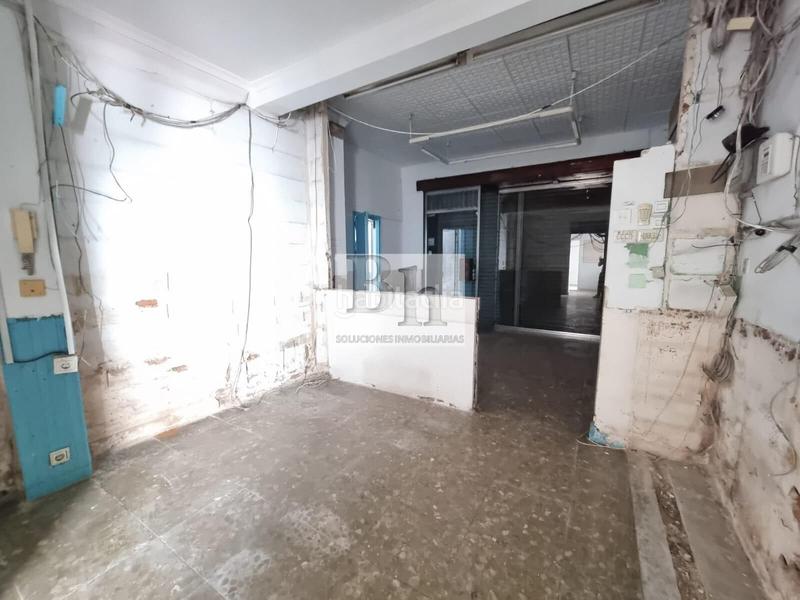 Foto 1dd5d868-bd25-41a7-8bc1-cabe8e1c47a3. Alquiler local comercial en avenida paloma la 8 blanhogar alquila local en tabacalera!!! en Málaga