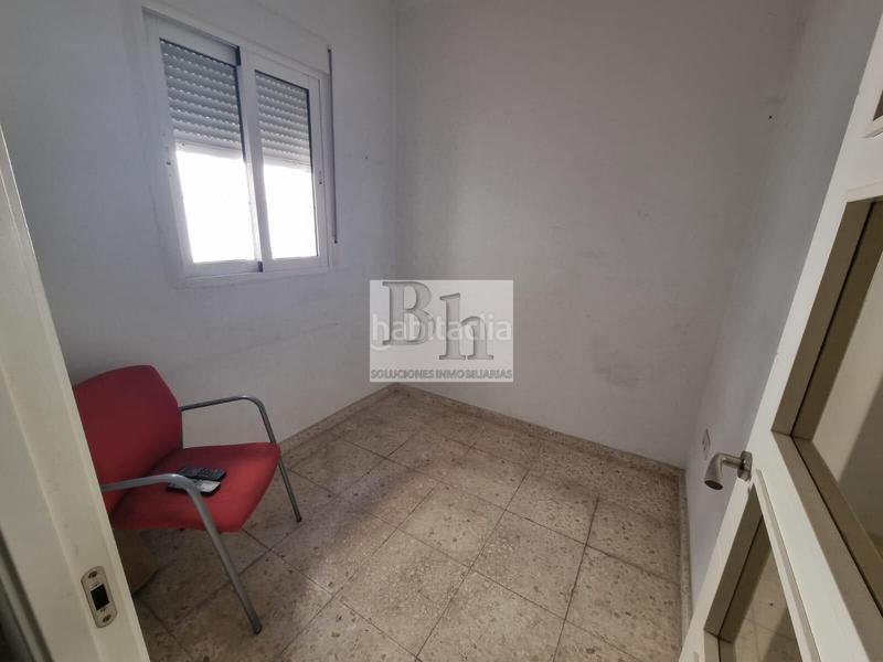 Foto 2c05b0a2-4500-426a-af2e-a407a4e674dd. Alquiler local comercial en avenida paloma la 8 blanhogar alquila local en tabacalera!!! en Málaga