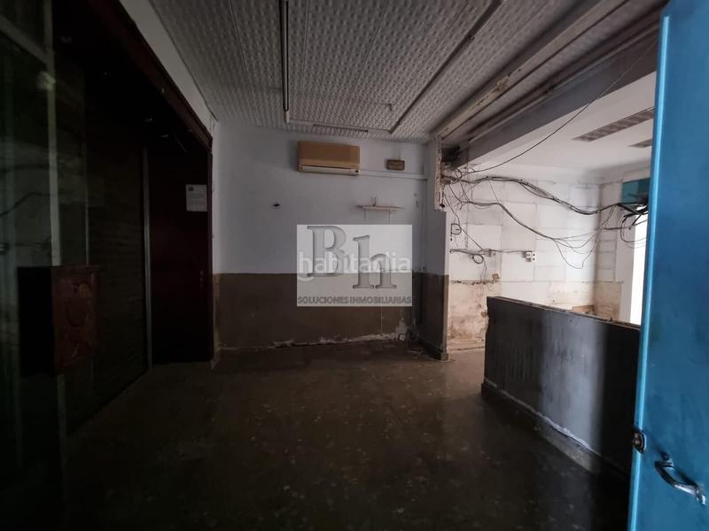 Foto 48b3f723-4933-4a3e-a391-ff9318fee990. Alquiler local comercial en avenida paloma la 8 blanhogar alquila local en tabacalera!!! en Málaga