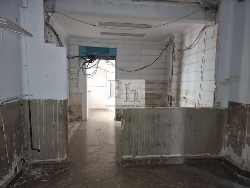 Foto 79c072a4-7bd0-4c5f-a50d-91729e3e4910. Alquiler local comercial en avenida paloma la 8 blanhogar alquila local en tabacalera!!! en Málaga