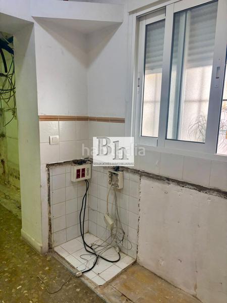 Foto a1636792-cb2d-4da5-8c82-6539b2a40fd0. Alquiler local comercial en avenida paloma la 8 blanhogar alquila local en tabacalera!!! en Málaga