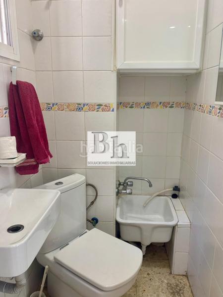 Foto c5bcc020-a41b-4797-9794-1ead73ff19b2. Alquiler local comercial en avenida paloma la 8 blanhogar alquila local en tabacalera!!! en Málaga