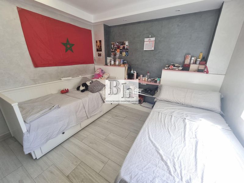 Foto cade80c3-ba4e-4b73-88b1-793881adedcd. Piso oportunidad en la luz! piso reformado con terraza en Málaga