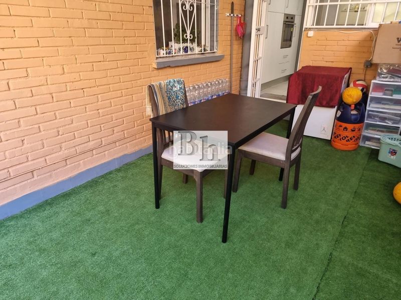 Foto e227dc17-62a7-4f97-8314-0840ecf97242. Piso oportunidad en la luz! piso reformado con terraza en Málaga
