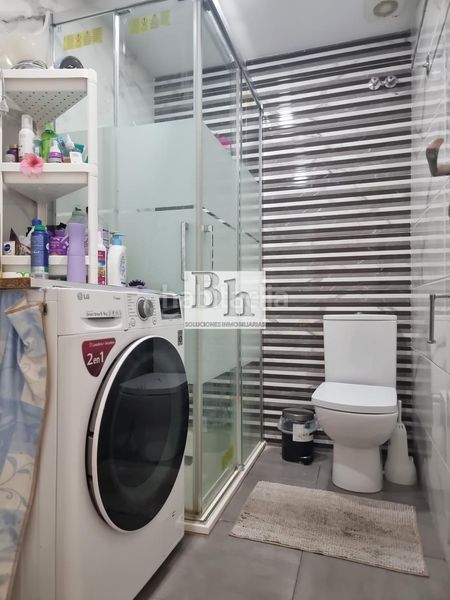 Foto e5cef42a-e505-4f1b-997f-99582b54da10. Piso oportunidad en la luz! piso reformado con terraza en Málaga