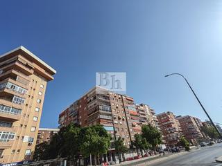 Pis  Calle jucar. Magnifico piso en la paz!!!! vistas despejadas!!!
