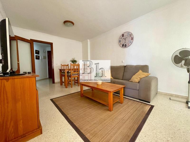 Foto 3cdd6731-adf7-4b94-a14b-cd8f9d6a1786. Appartamento in calle rodolfo halffter 5 in Santa Cristina - San Rafael Málaga