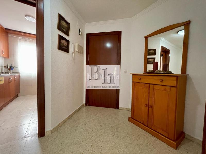 Foto c0bb4091-f152-4cd8-9e20-ed2b77064e91. Appartamento in calle rodolfo halffter 5 in Santa Cristina - San Rafael Málaga