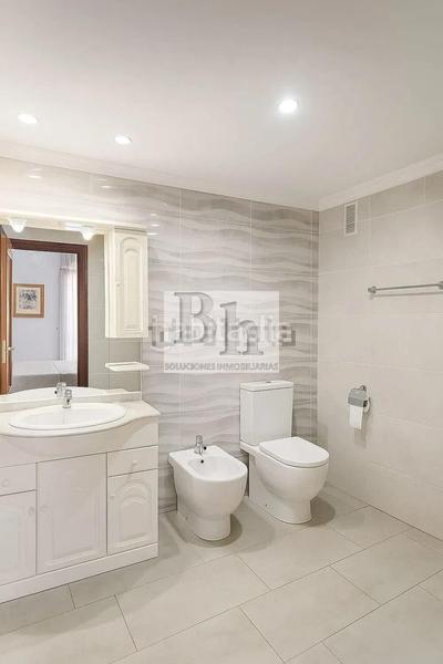 Foto b3db98e0-c92b-432e-a046-98fa39c0bf3d. Appartamento in Parque Ayala - Jardín de la Abadía - Huelín Málaga