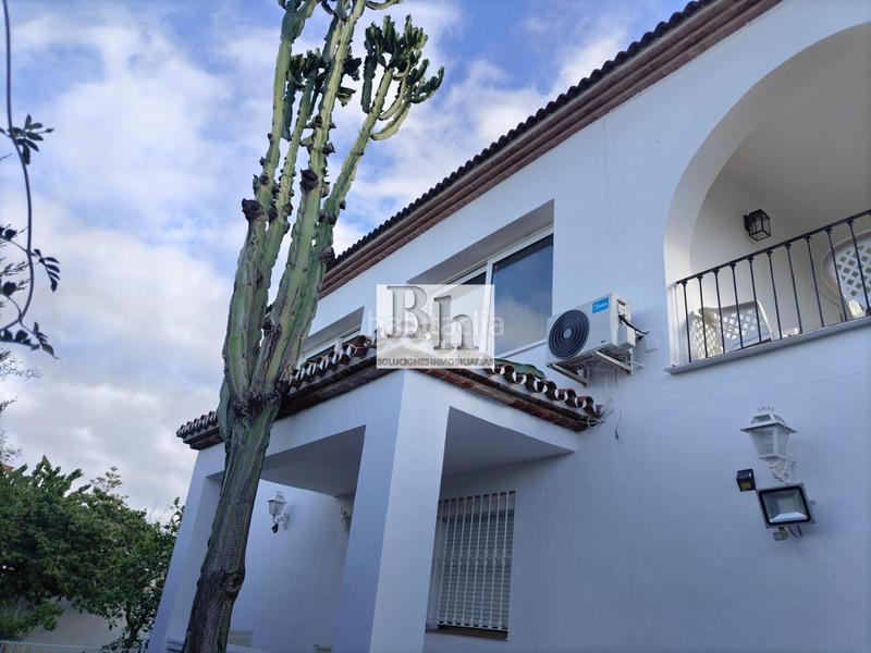 Foto 1a9cf153-5125-44ff-bd52-3ff3f2dc5f74. Chalet avec parking dans Manantiales - Lagar - Cortijo Alhaurín de la Torre