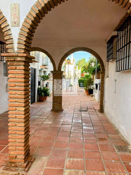 Foto 9bf040d2-c631-4d4e-a1a8-1dbadaf2b5b6. Maison jumelée avec piscine dans La Colina Torremolinos