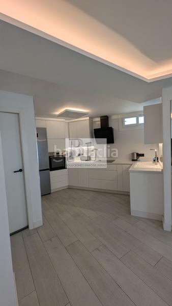 Foto f8af054a-8be2-4784-88bd-f811d298c838. Maison jumelée avec piscine dans La Colina Torremolinos