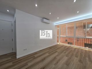 Piso en Puerto Deportivo. Blanhogar vende piso en fuengirola.